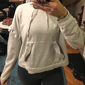 SLIGHTLY CROPPED GREY RUFFLE HOODIE